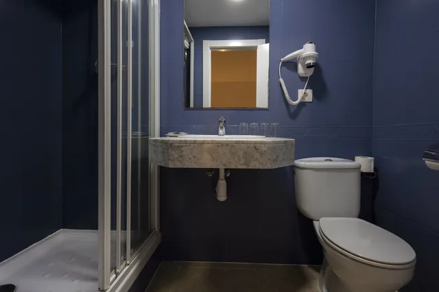 غرفة قياسية بسريرين منفصلين، Yomo Hostal BCN Port 3/4