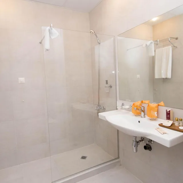 غرفة بسرير مزدوج أو سريرين منفصلين بشرفة، Park Hotel Odessos 10/10