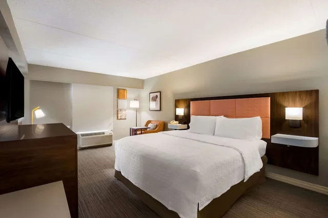 غرفة ديلوكس بسرير كينج، Hampton Inn Philadelphia/Willow Grove 4/10