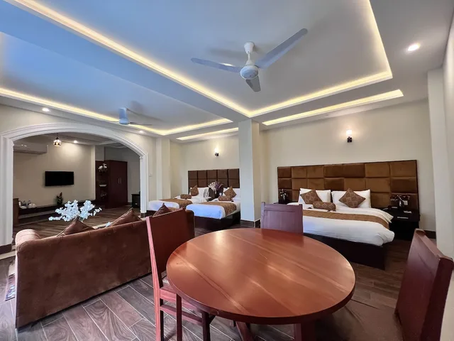 جناح عائلي بسرير مزدوج وسريرين منفصلين، Hotel One Swat 1/1
