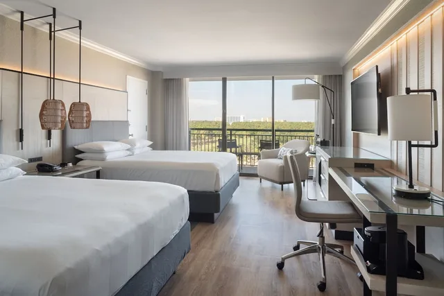 غرفة بسريرين كوين بشرفة، Marriott Orlando World Center 1/3