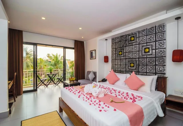 غرفة ديلوكس بسرير كينج بإطلالة على المدينة بشرفة، Ladear Priviledge Rooms 8/10