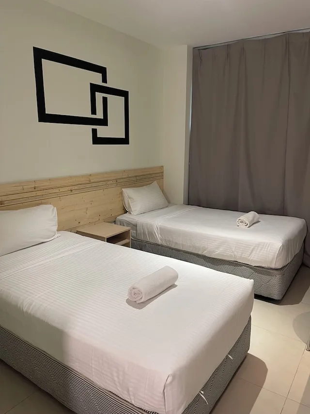 Premier, Twin Beds, No Window، D'or Hotel 2/7