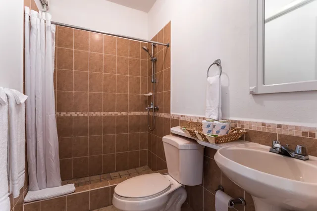 بنتهاوس بريميوم بسرير كينج بإطلالة على البحر بغرفة نوم واحدة بمطبخ، La Vue Boutique Inn 2/2