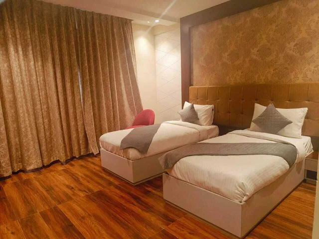 غرفة تنفيذية بسرير كينج، Four Leaf Hotel Akosha 3/5