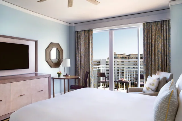 1 Bedroom, Executive, Suite, Double Bed, Partial Ocean View, Balcony, The Ritz Carlton Key Biscayne 3/10