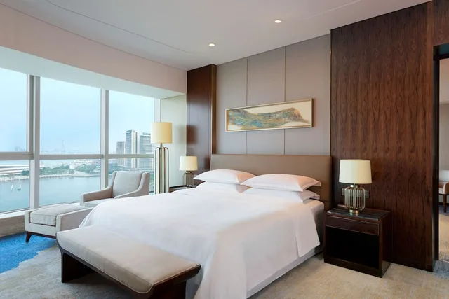 Club, Suite, King Bed, Sea View, Sheraton Zhanjiang Hotel 1/2