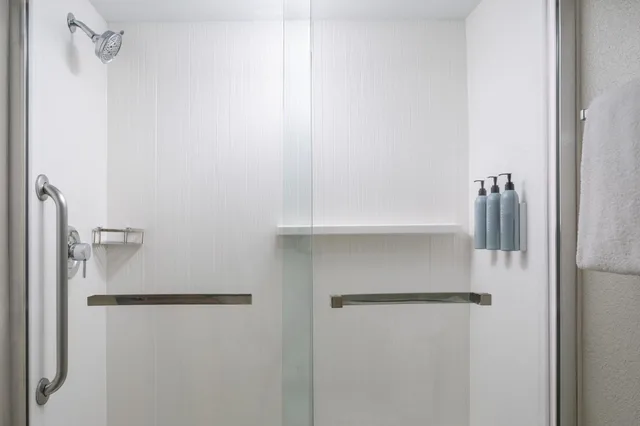 Room, Multiple Beds، Courtyard By Marriott Naples 5/6