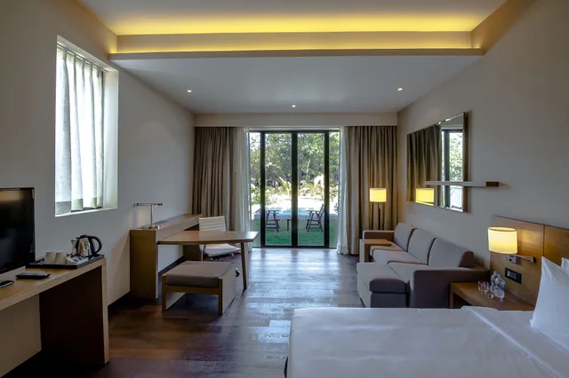 Room, King Bed, Sofa, Plunge Pool، HYATT PLACE HAMPI 3/7