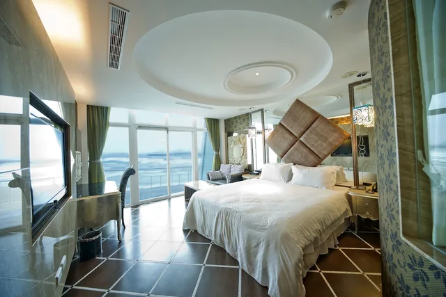 غرفة ديلوكس بسريرين كينج بإطلالة على الشاطئ، White House Beach Resort 7/7