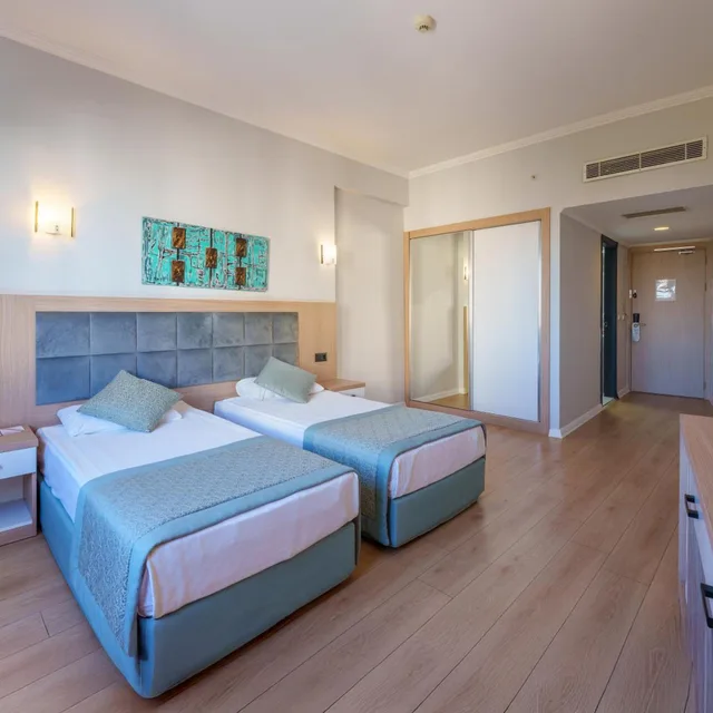Economy, Double Bed, No Balcony، Adonis Hotel 1/3