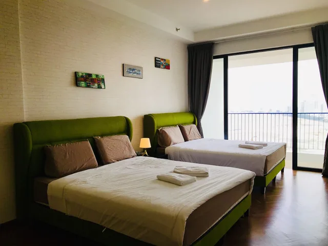 جناح استوديو عائلي بسريرين كوين، The Landmark Studio Suite 1/3