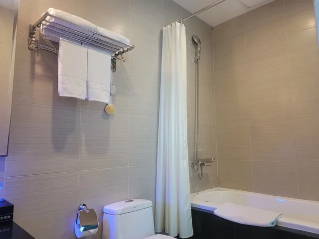 Superior, Queen Bed, No Window، Luxeden Hotel 3/3