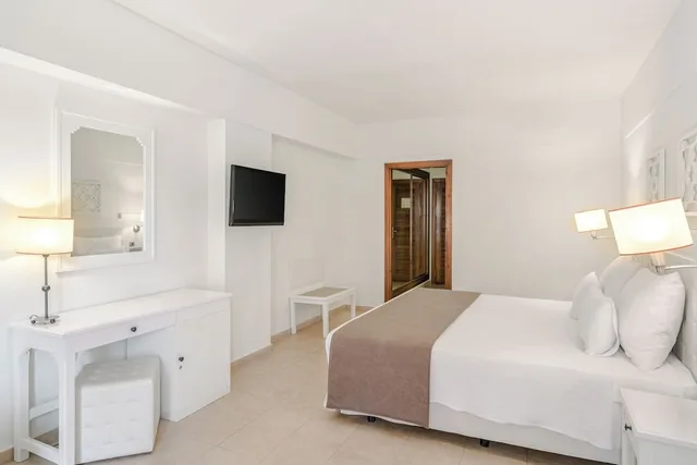 Room, Twin Beds, Lagoon View, Sofa، Vila Gale Isla Canela 9/10