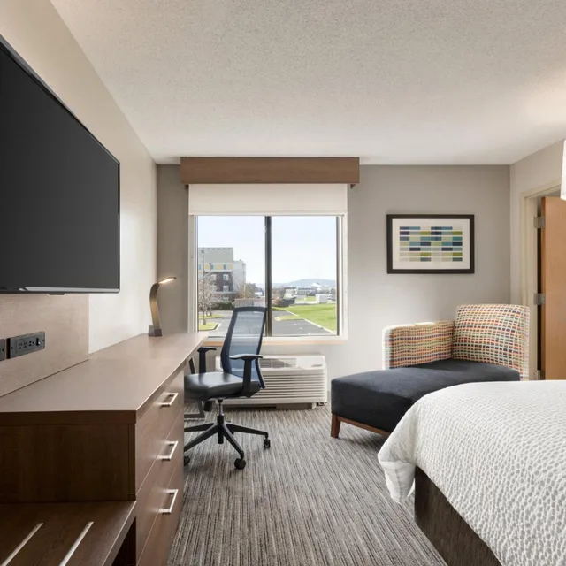 جناح بغرفتي نوم، Holiday Inn Express Suites Anniston Oxford 1/4