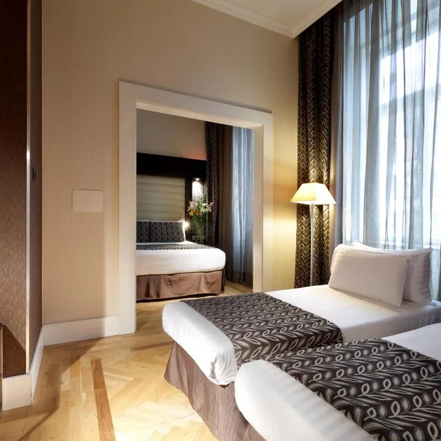 غرفة عائلية مع أريكة، EUROSTARS THALIA 5/10