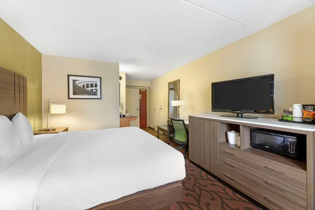 Room, Accessible, Best Western Rochester Marketplace Inn 1/7
