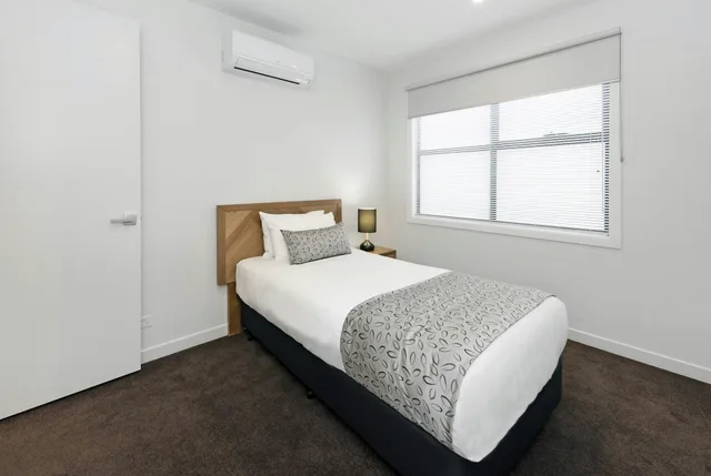 3 Bedrooms, Town House، Fawkner Suites Serviced Apartments 3/4