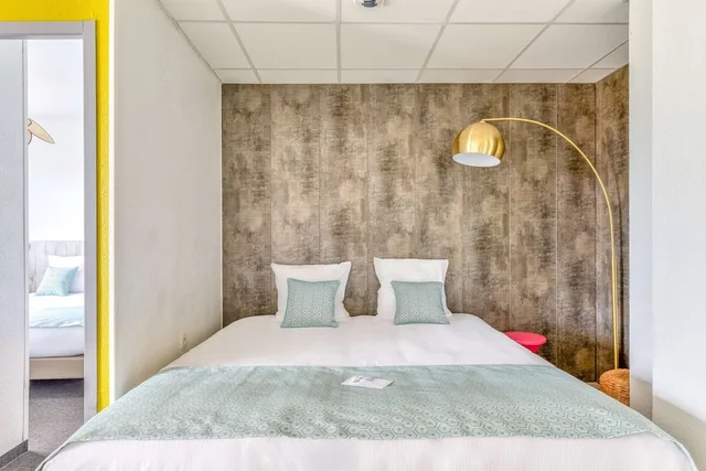 غرفة عائلية بسرير كينج وسريرين منفصلين مع أريكة، Sure Hotel by Best Western Beziers Le Monestie 2/12