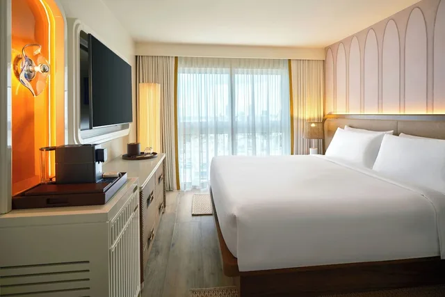 غرفة كلاسيكية بسرير كينج، Royal Palm South Beach Miami, a Tribute Portfolio Resort 5/10