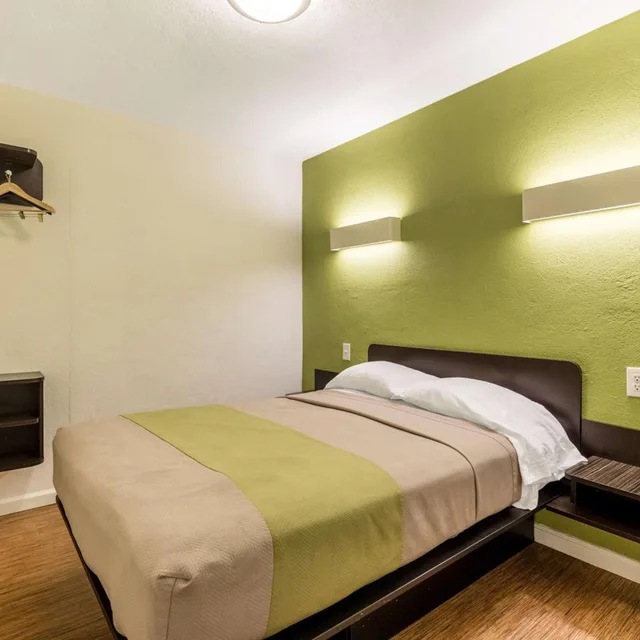 غرفة بسرير كوين، Motel6 San Rafael, CA 3/10