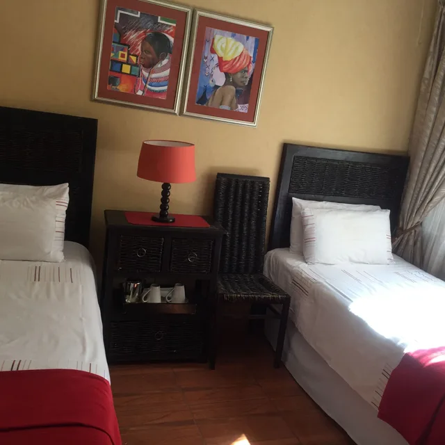 غرفة بسريرين منفصلين، Dithakong Bed & Breakfast 1/2