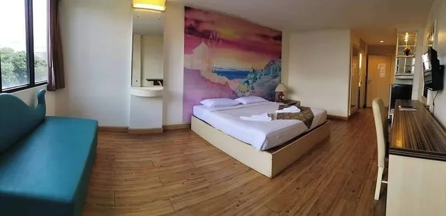 Cool, Twin Beds، THE PACIFIC COOL CHIC 2/10