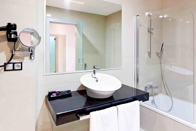 Superior, Twin Beds, Lagoon View, Dna Monse Spa Golf Hotel 2/3