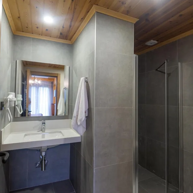 غرفة ثلاثية بإطلالة على الجبل، Ayder Koru Otel 6/6
