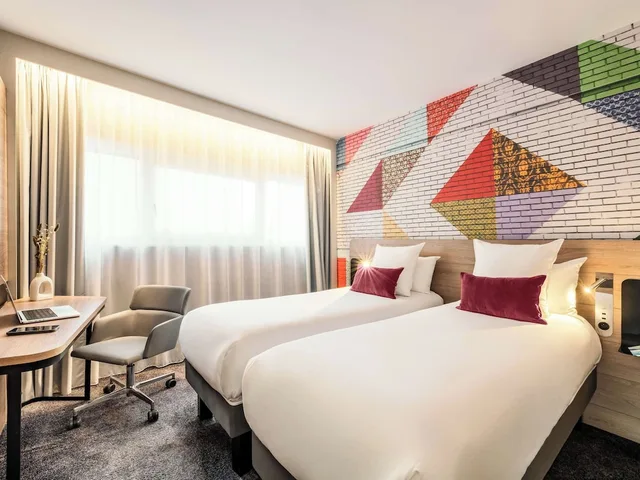 جناح متصل عائلي سوبيريور بسرير كينج وسريرين كوين، Novotel Paris La Defense Nanterre 2/10