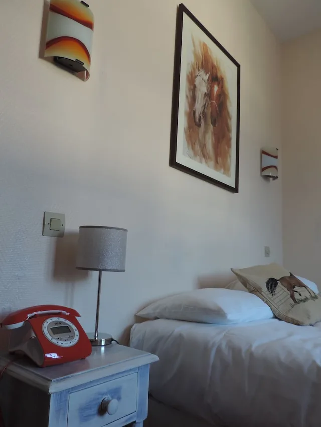 Room, Single, Double Bed, Hotel Le Chantilly 7/10