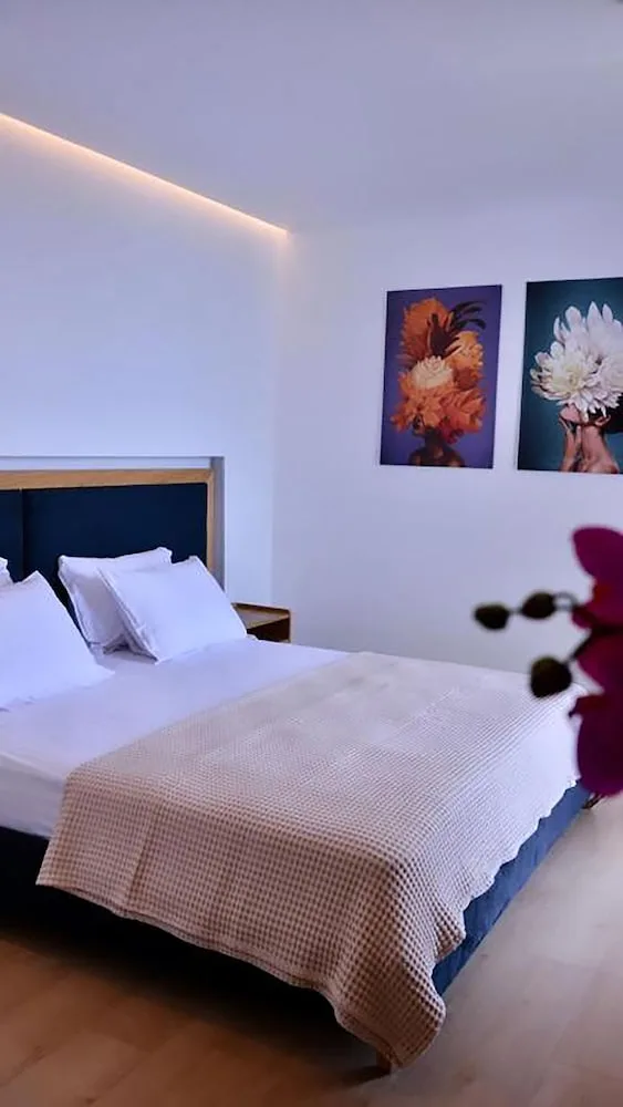 غرفة ديلوكس بسرير مزدوج بإطلالة على الحديقة، Hotel Nertili 2/4