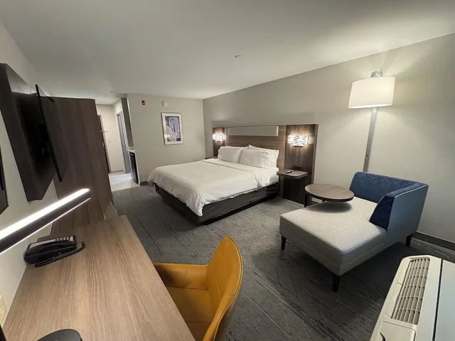 غرفة قياسية بسرير كوين، Holiday Inn Express Hotel And Suites Lafayette 4/10