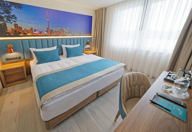 Standard, Double Bed, Friends Hotel Dusseldorf-Airport Ratingen 1/1