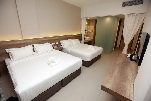 غرفة سوبيريور عائلية بسرير كينج وسرير كوين، D&F Boutique Hotel Seremban 2 2/4