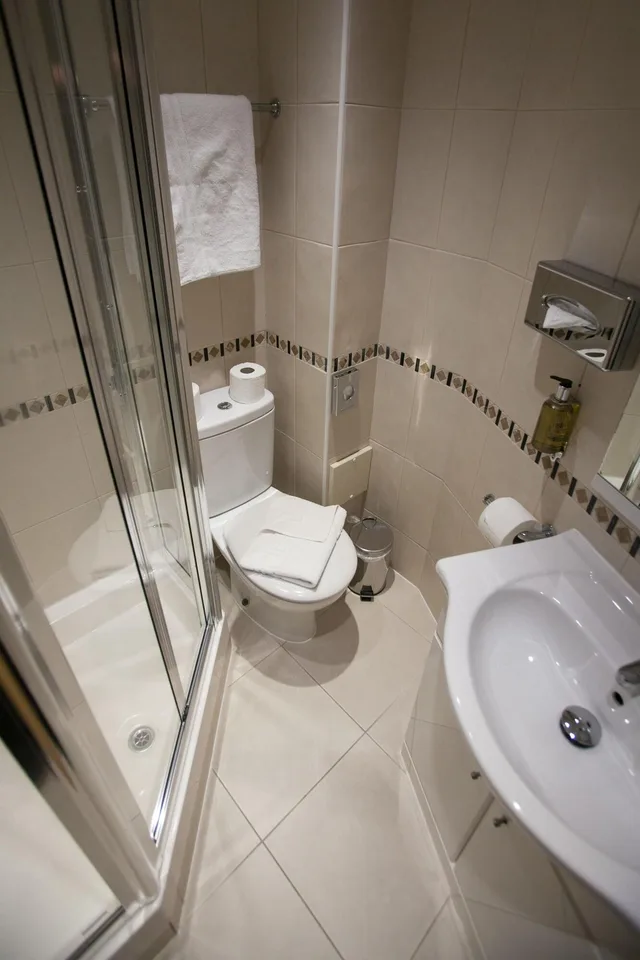 Standard, Multiple Beds, Annex، Best Western Victoria Palace 3/4