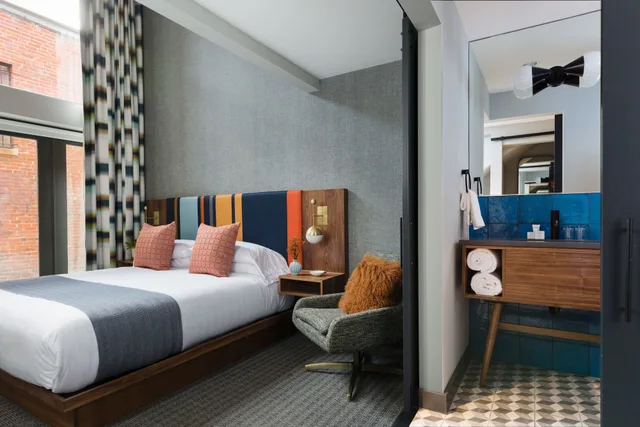 جناح بسرير كينج، The Hotel Salem 2/2