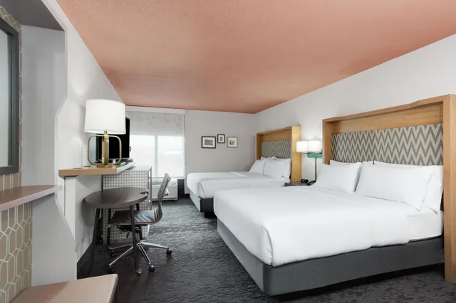 غرفة قياسية بسريرين كوين، Candlewood Suites - Roanoke - Valley View, an IHG Hotel 3/6