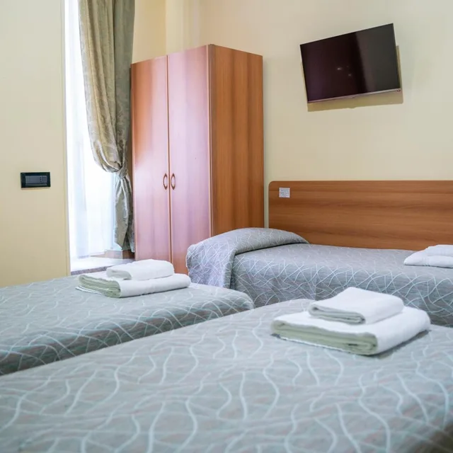 غرفة كلاسيكية ثلاثية، Hotel Ferrarese Roma 2/10