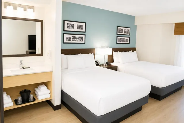 غرفة رباعية بسريرين كوين، Sleep Inn Staunton 1/6