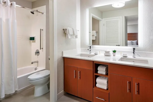 استوديو بسرير كوين مع أريكة لذوي الإعاقة، Residence Inn Los Angeles LAX/Manhattan Beach 5/8