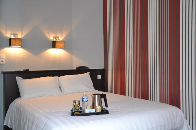 غرفة صغيرة بسرير مزدوج، Hotel Le Charleston 3/7