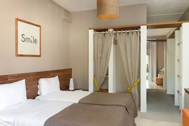 Family, Double Bed, Friday Attitude 3/6