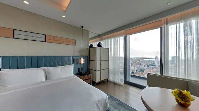 Fairmont Gold, King Bed, 2 Queen Beds, City View, Lounge Access، Fairmont Quasar Istanbul 1/10