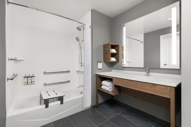 Studio, Suite, 2 Queen Beds, Bath and Shower, Kitchen, Accessible، Staybridge Suites Orlando Universal Blvd By Ihg 4/6