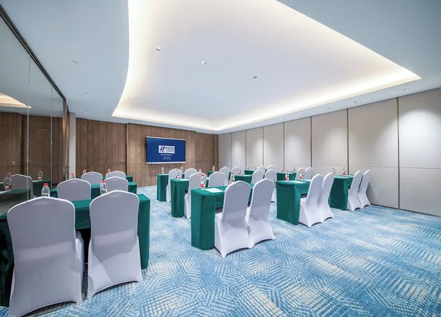 Holiday Inn Express Yibin Xuzhou by IHG، Yibin 35/50