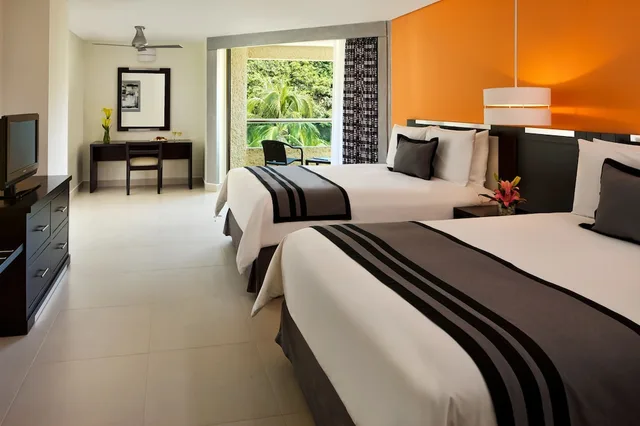 Deluxe, 2 Double Beds, Tropical View، Dreams Huatulco Resort Spa All Inclusive 1/2