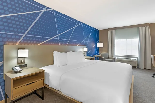 غرفة بسرير كينج لذوي الإعاقة، Summerset Hotel and Suites Rapid City West 1/7