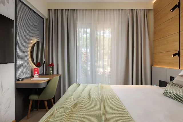 جناح سوبيريور بسرير كينج مع أريكة، Hotel Pelegrin Plava Laguna 3/5