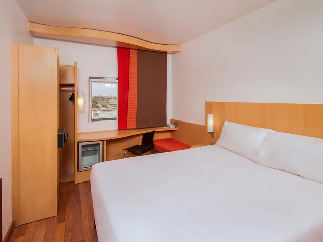 غرفة بريميوم بسرير مزدوج، Ibis Lagos Ikeja 1/5